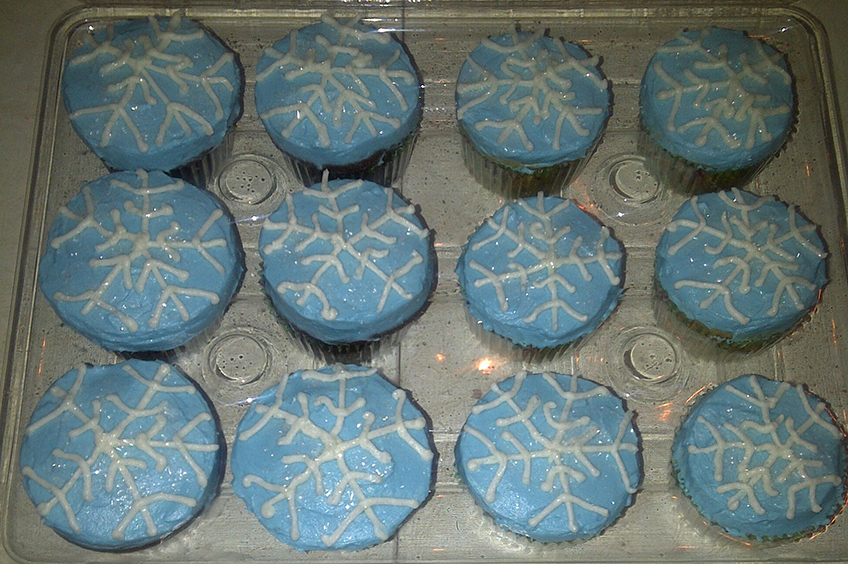 creations_images/SnowflakeCupcakes.jpg